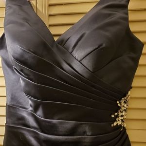 DZage bridesmaid dress,brand new,size 10,navy blue,classy beautiful dress!